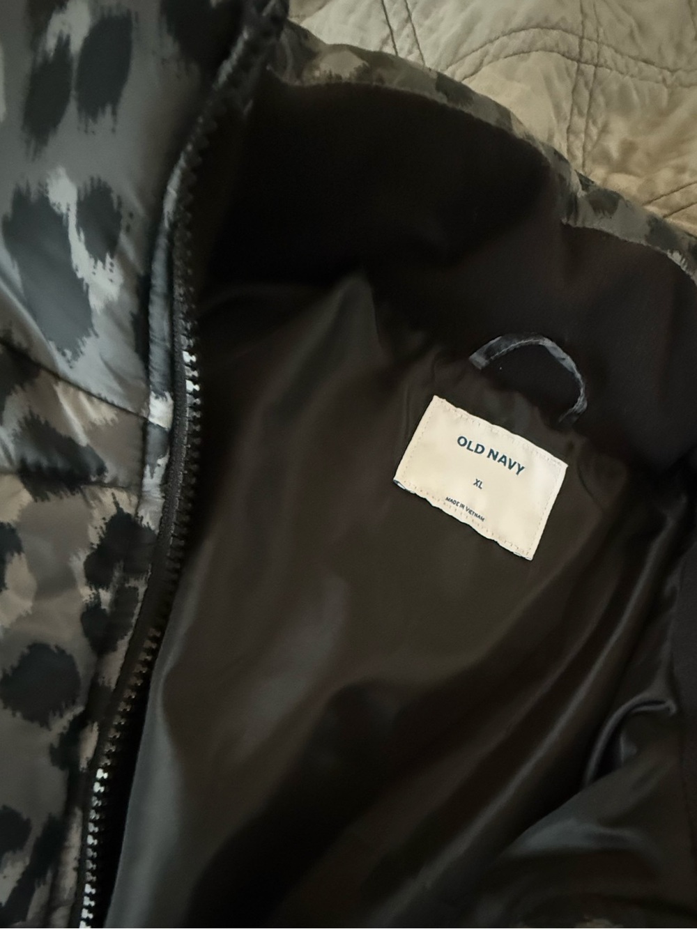 Old Navy Black and Gray Leopard Print Puffer Jacket - Picture 2 of 2